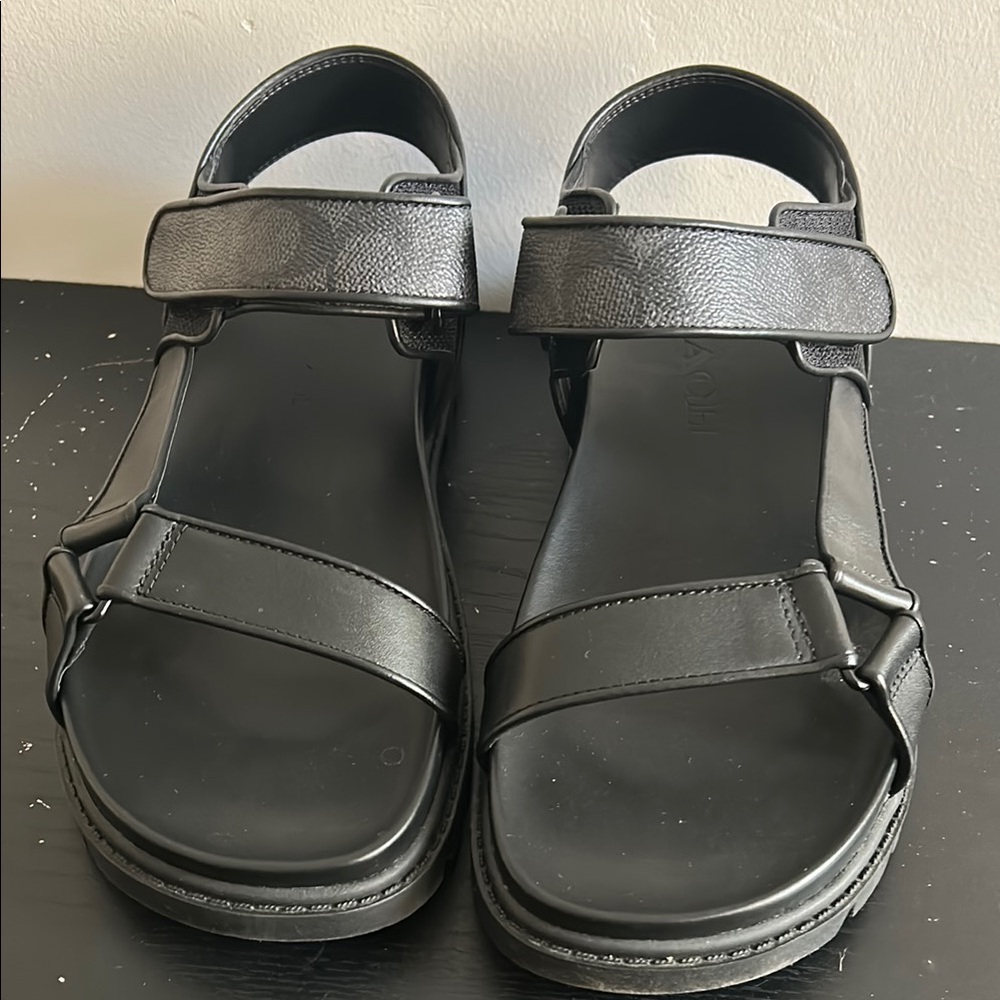 💥 FREE SHIPPING‼️ Coach, Men’s Size 10.5 Black Signature Sandals w/Velcro Straps